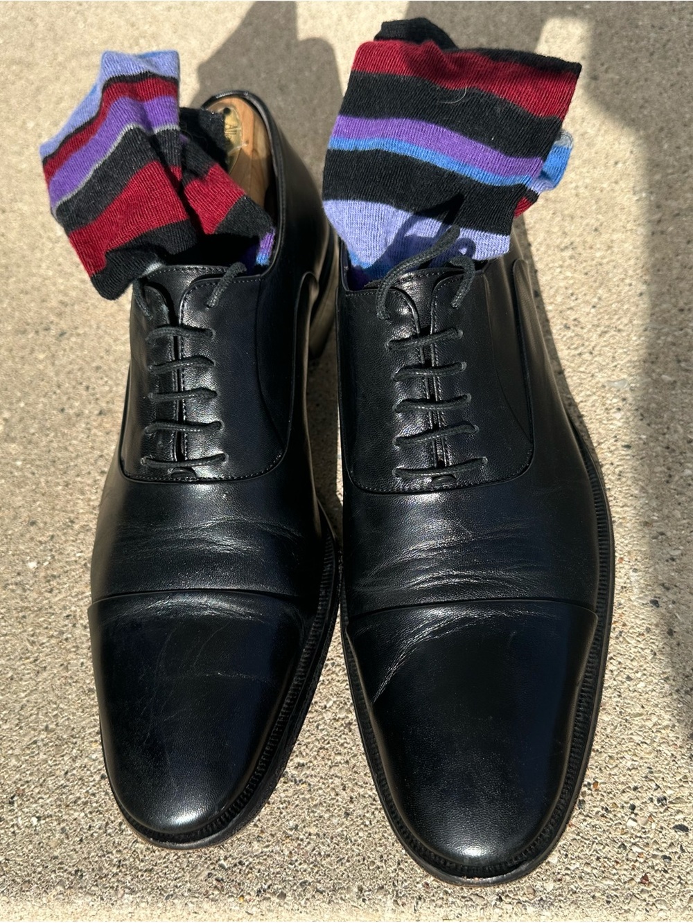 Bruno Magli Black Leather Cap-Toe Oxfords sz 10
Gorgeous shoes!